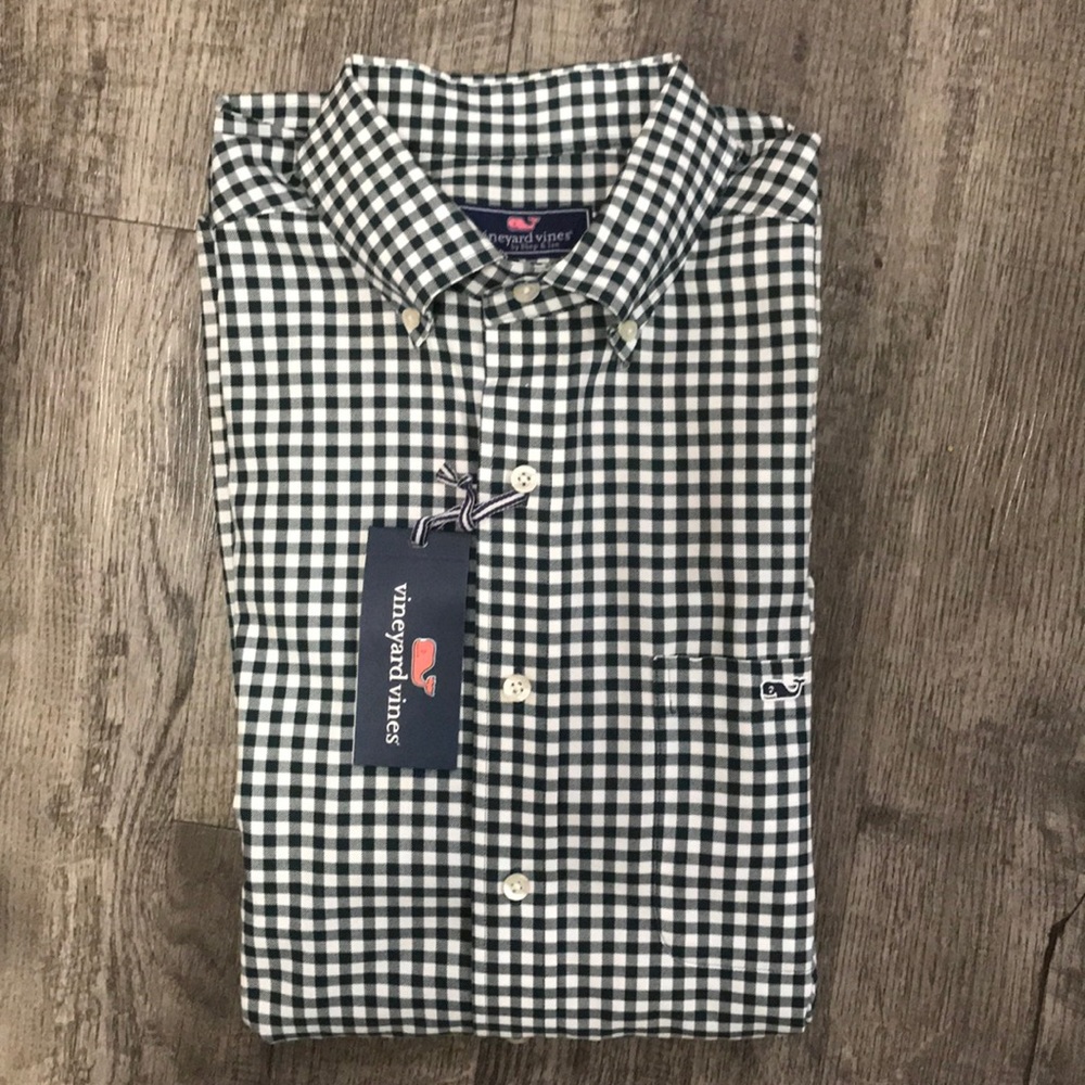 NWT Vineyard Vines button down shirt (M)